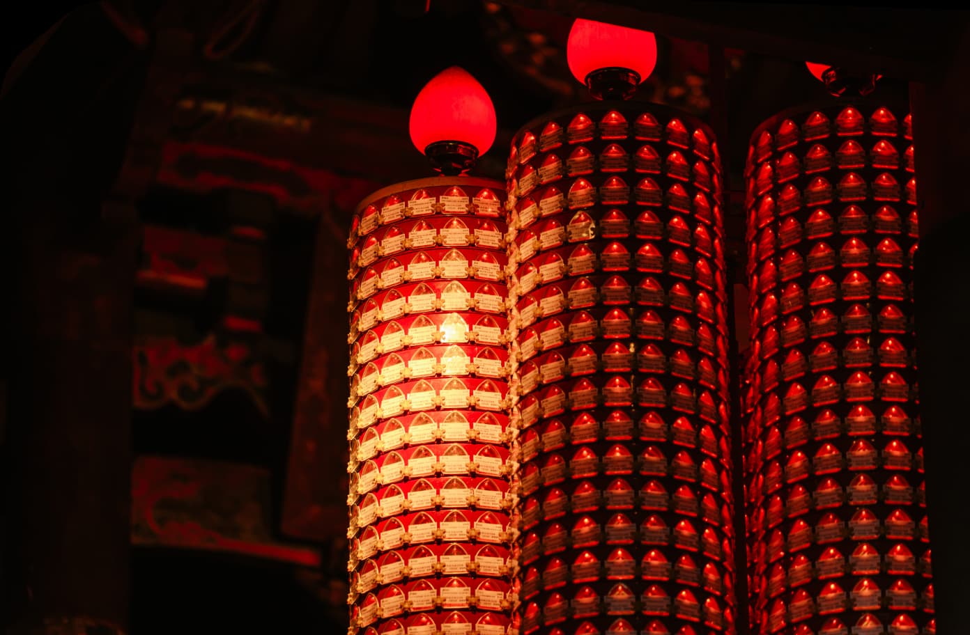 寺內一盞盞祈福燈